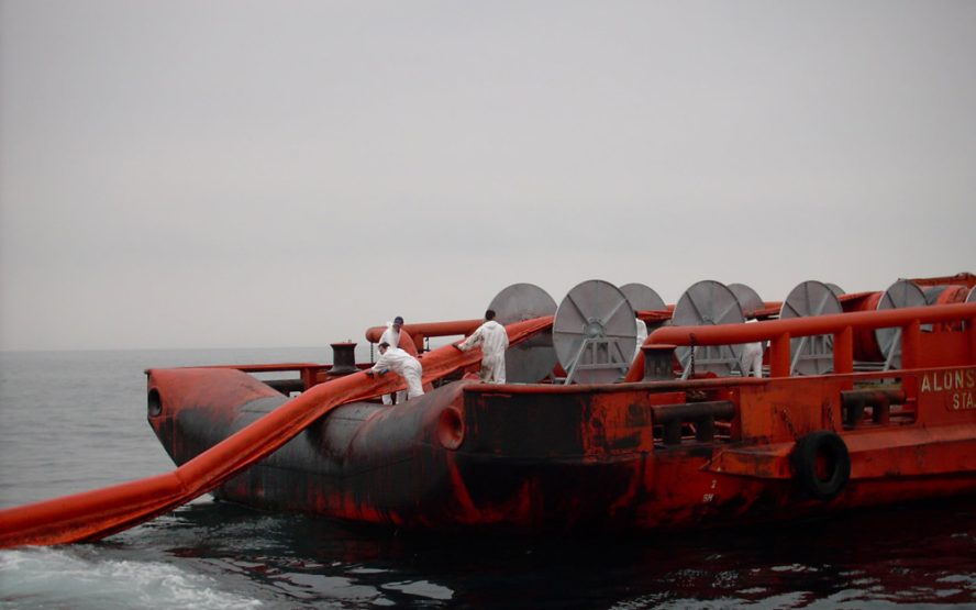 Oil spill containment boom