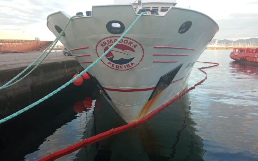 Barrera contención hidrocarburos de flotador plano